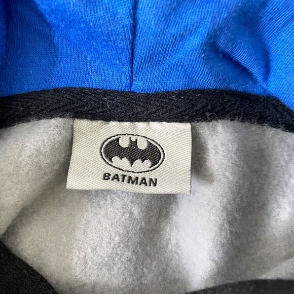 Boys Size 4 to 5 Batman Hoodie With Cape DC Comics Grey and Yellow Long Sleeve - Picture 7 of 11